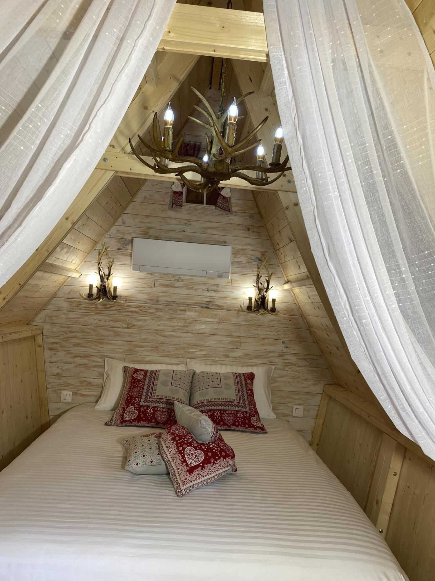 Mas Del Flor Bed & Breakfast Villelongue-dels-Monts Room photo